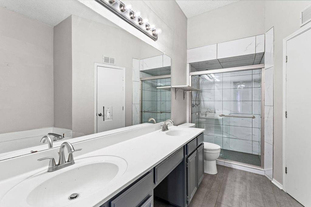 622 Mission Hills Drive, Arlington, TX 76018