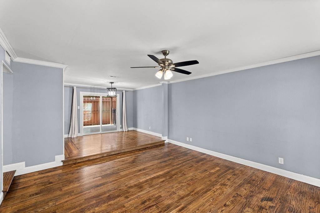 622 Mission Hills Drive, Arlington, TX 76018