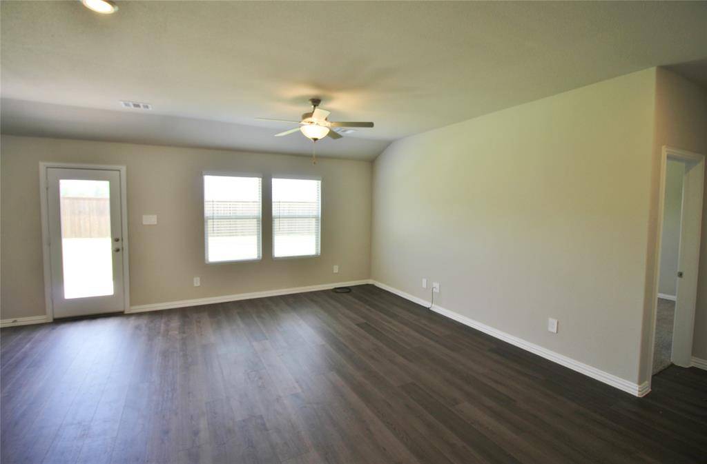 4208 Mountain Creek Drive, Farmersville, TX 75442