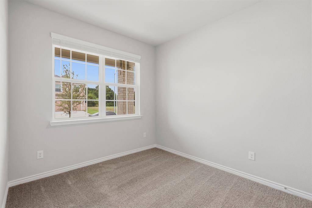 10636 Stag Lane, Fort Worth, TX 76036