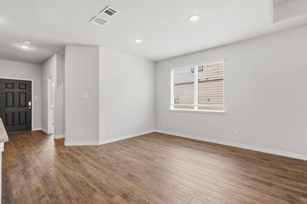 10636 Stag Lane, Fort Worth, TX 76036
