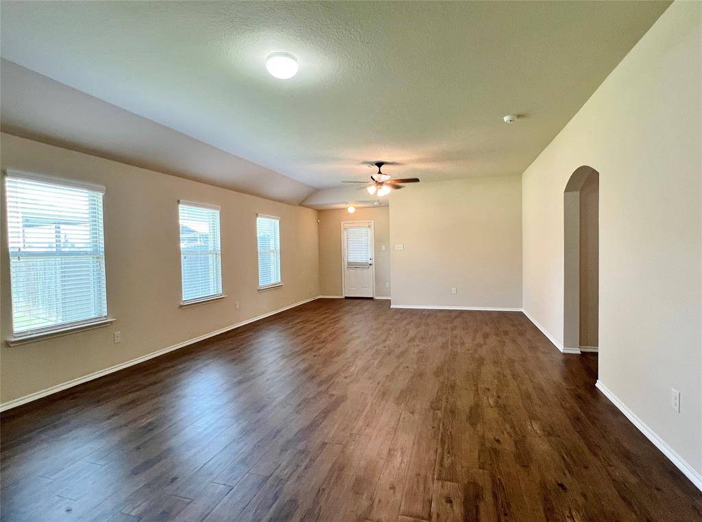 222 Thoroughbred Street, Waxahachie, TX 75165