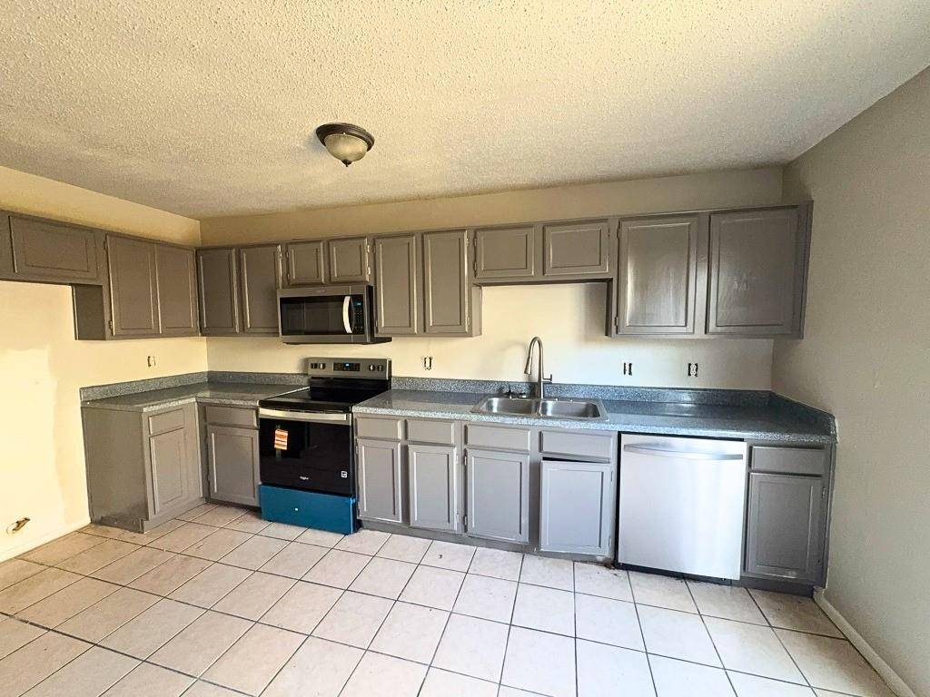 10500 Lake June Road #H1, Dallas, TX 75217