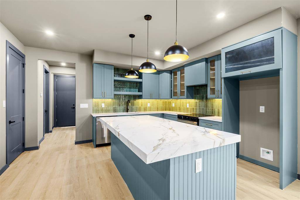 818 Lambert Street, Dallas, TX 75203