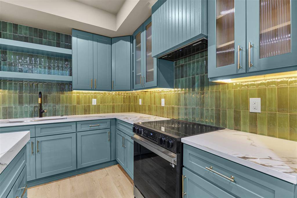 818 Lambert Street, Dallas, TX 75203