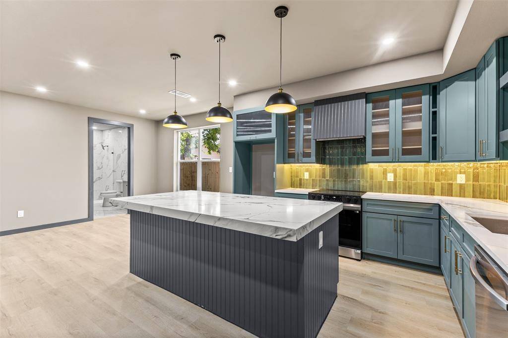 820 Lambert Street, Dallas, TX 75203