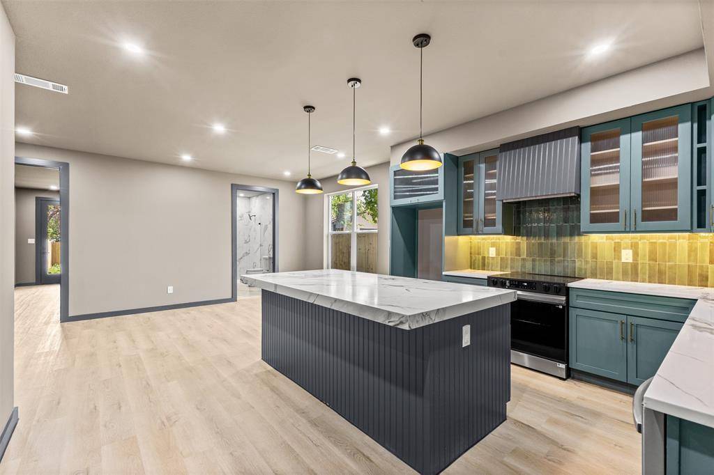 820 Lambert Street, Dallas, TX 75203