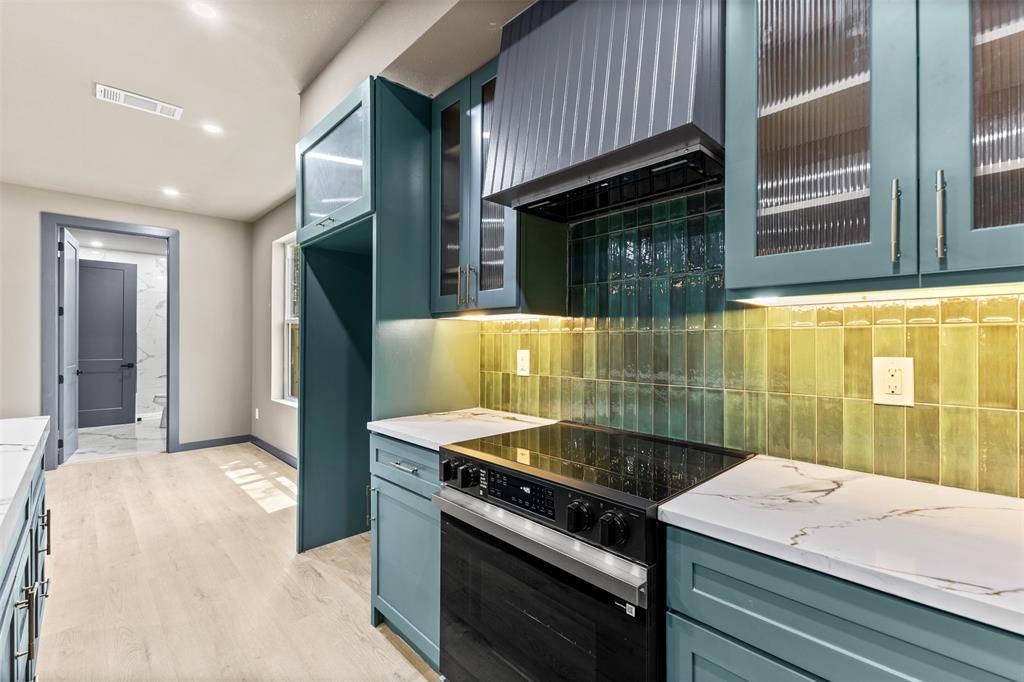 820 Lambert Street, Dallas, TX 75203