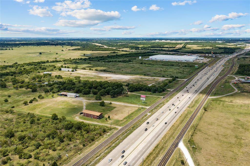 5608 S Interstate Highway 45 W, Corsicana, TX 75109