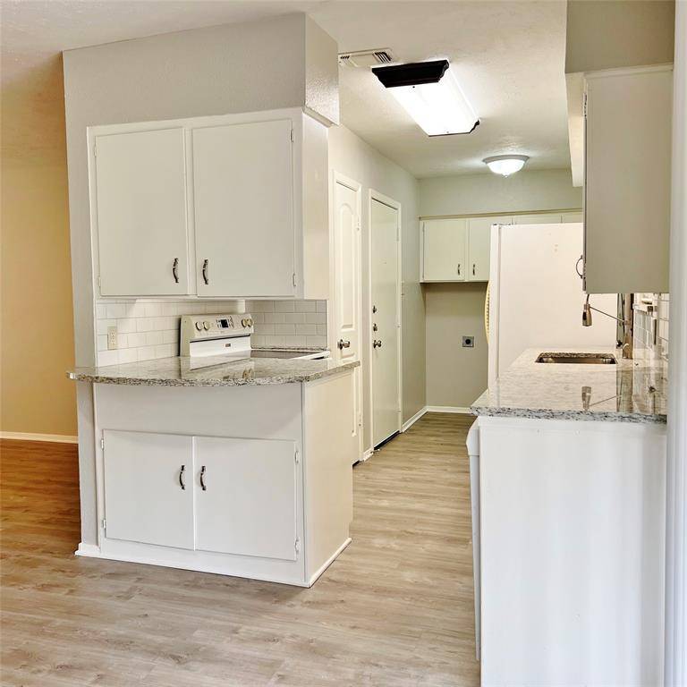 1420 Hillside Drive, Midlothian, TX 76065