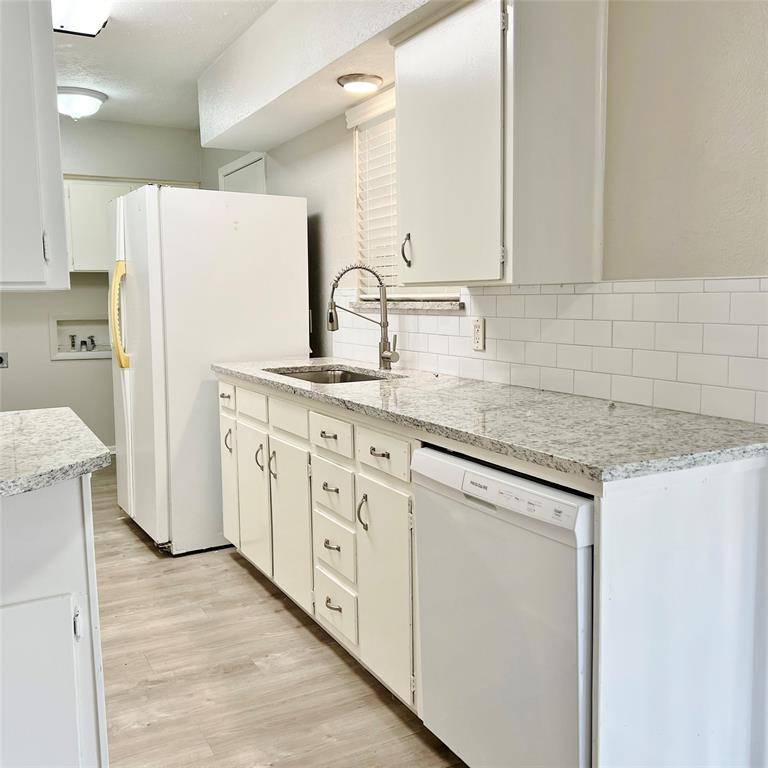 1420 Hillside Drive, Midlothian, TX 76065