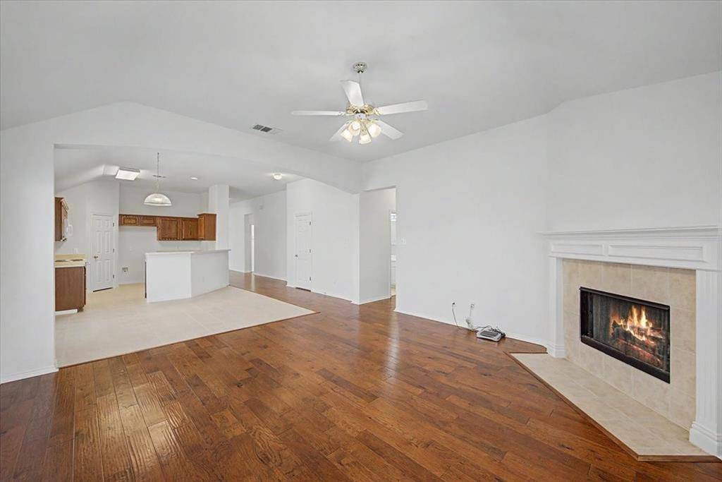 633 Darlington Trail, Fort Worth, TX 76131