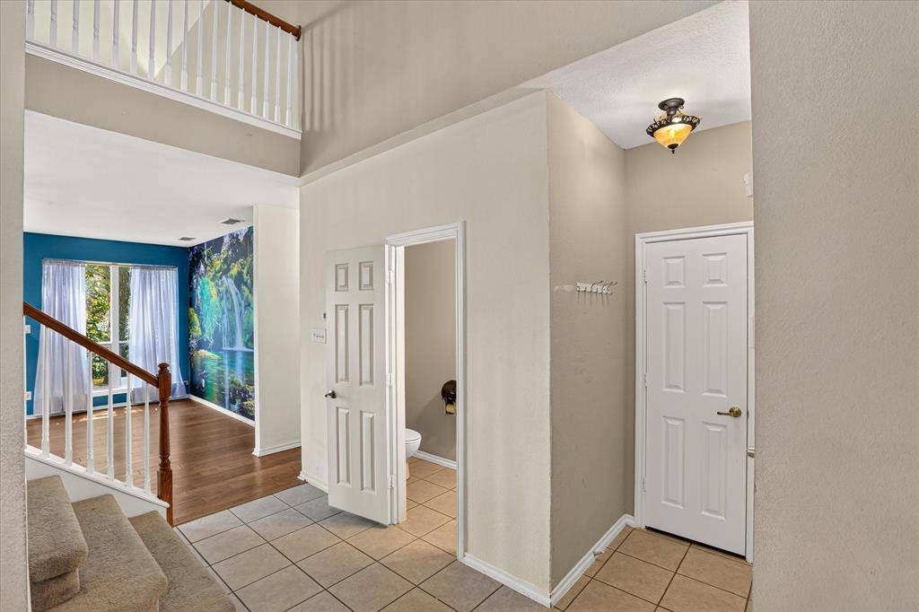 8646 Granville Drive, Dallas, TX 75249