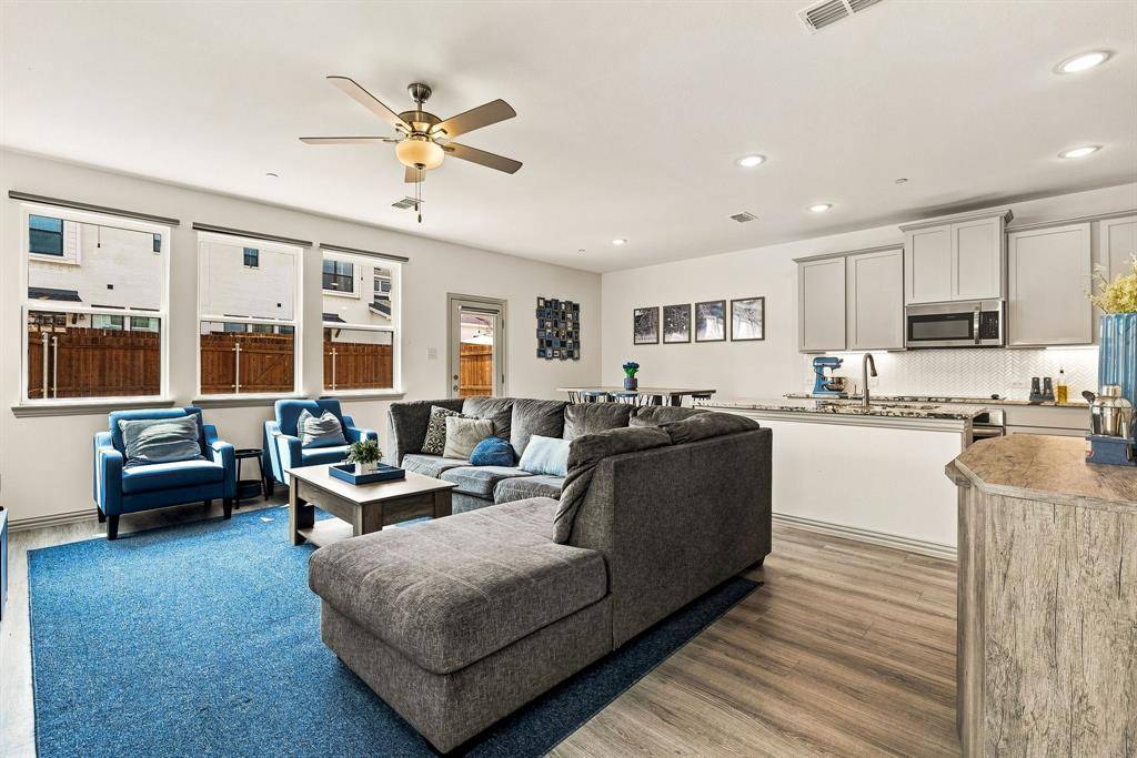 1126 Bowie Drive, Lewisville, TX 75077