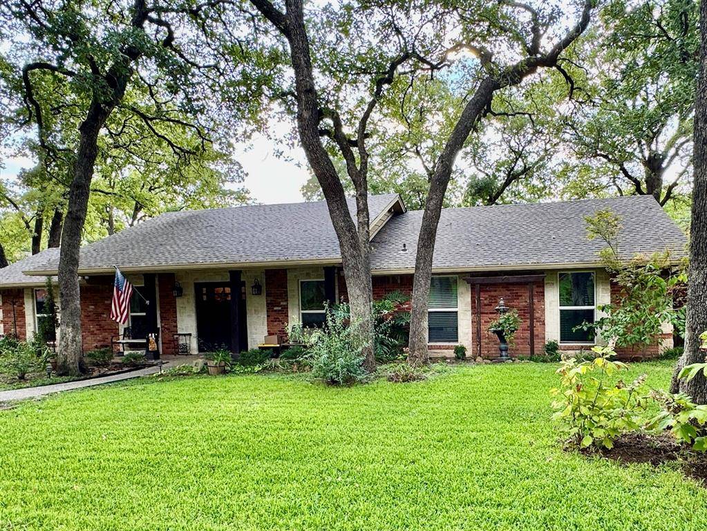 1013 Overhill Drive, Bedford, TX 76022