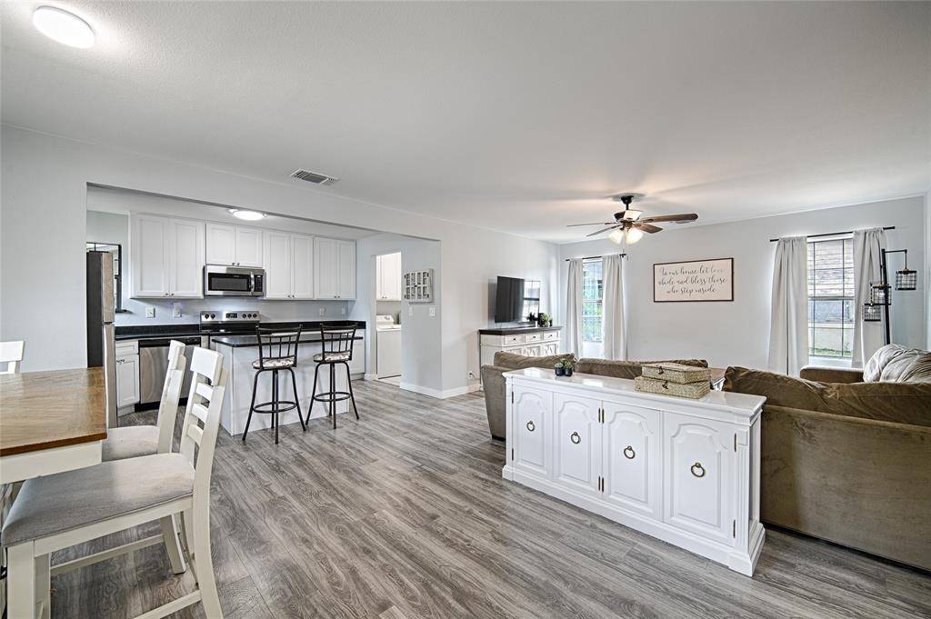 1102 14th Street, Honey Grove, TX 75446