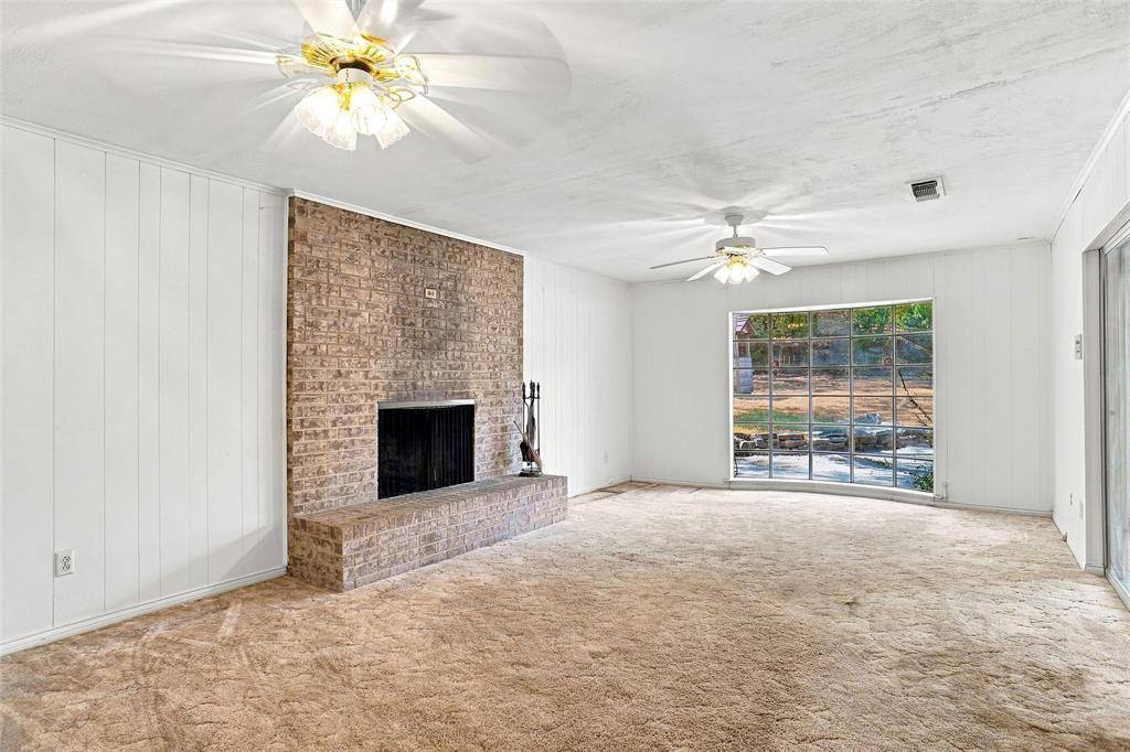 113 Wildwood Court, Azle, TX 76020