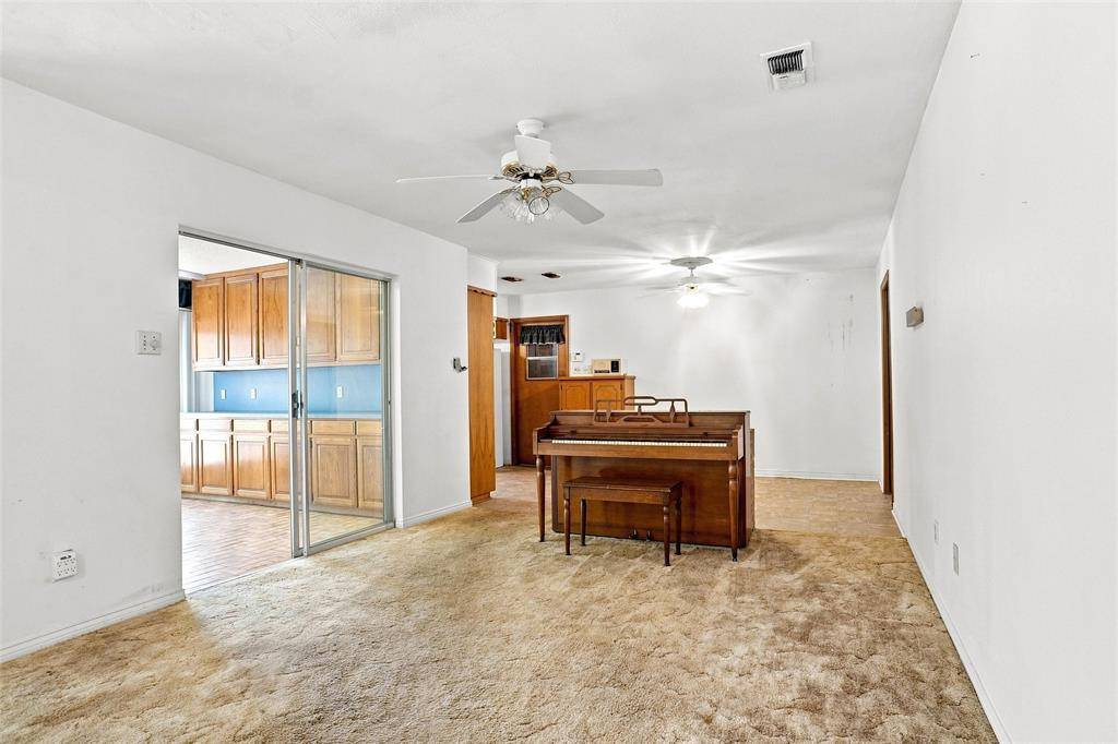 113 Wildwood Court, Azle, TX 76020