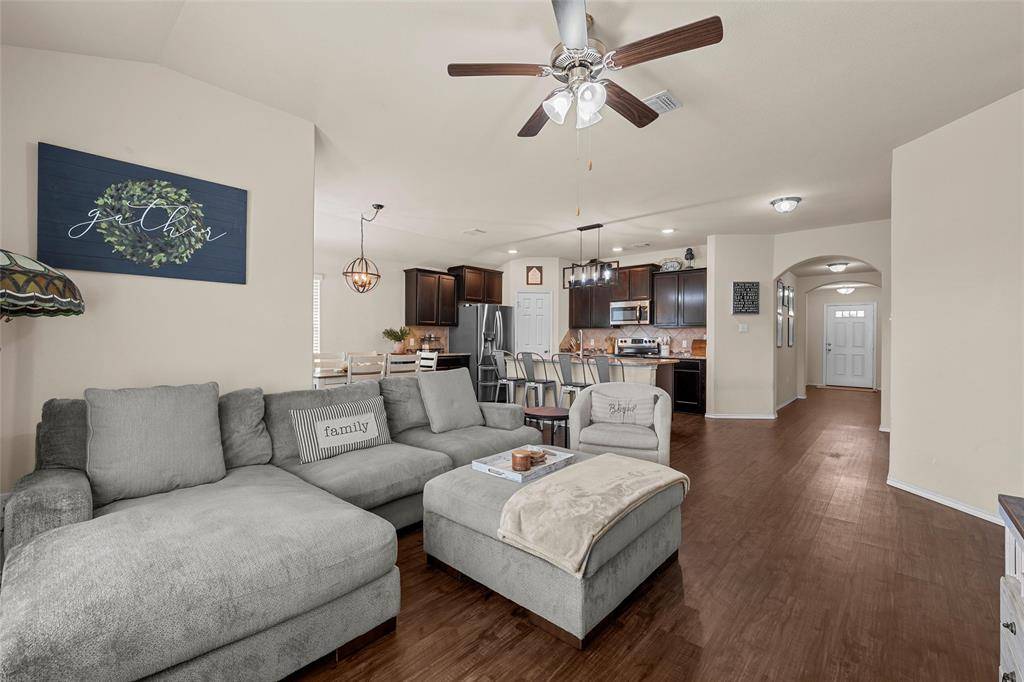 3016 Jackal Drive, Lorena, TX 76655