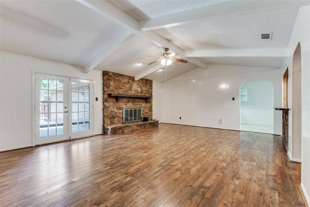 435 Cambridge Drive, Desoto, TX 75115