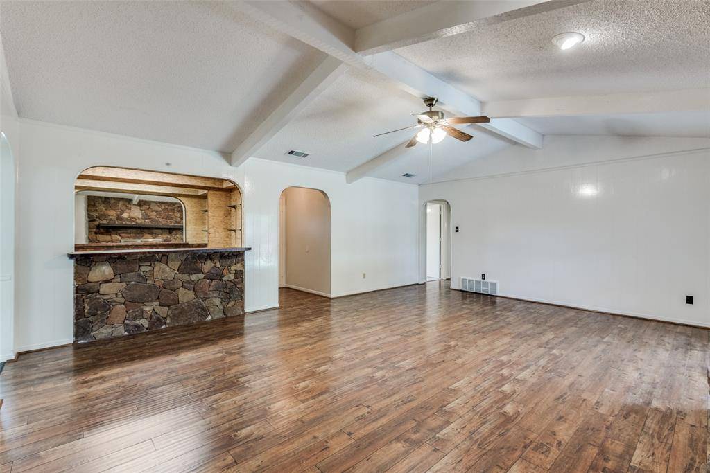 435 Cambridge Drive, Desoto, TX 75115
