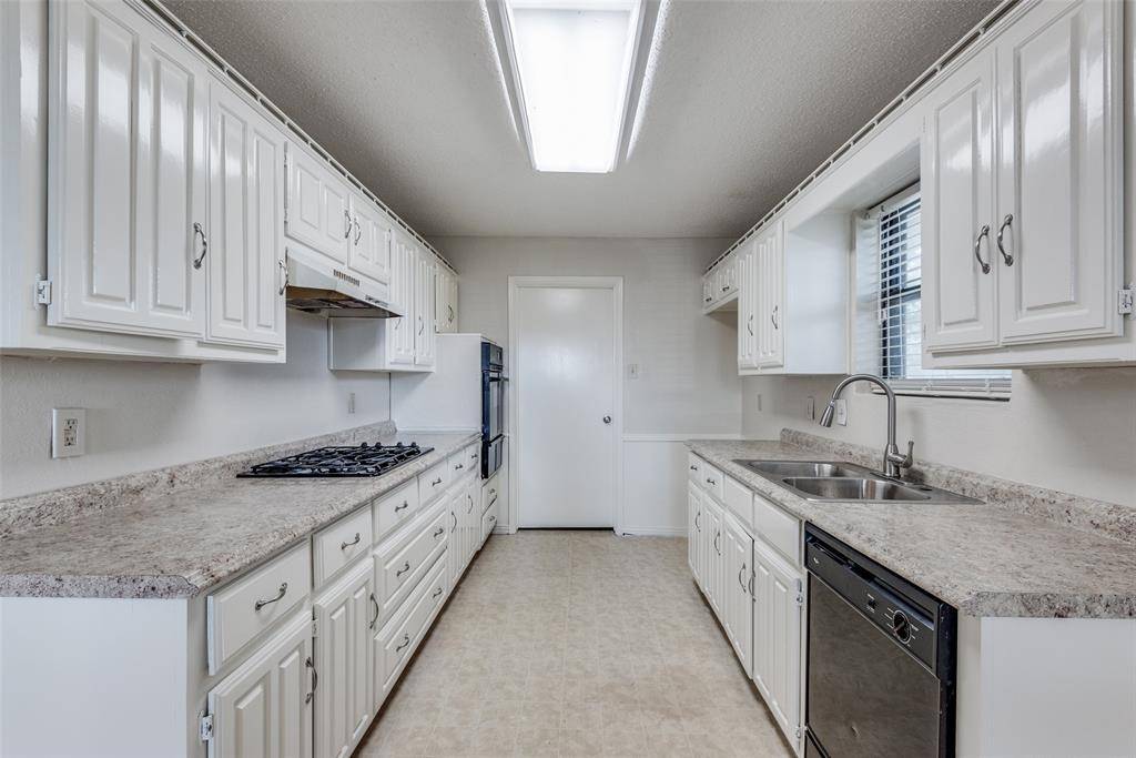 435 Cambridge Drive, Desoto, TX 75115