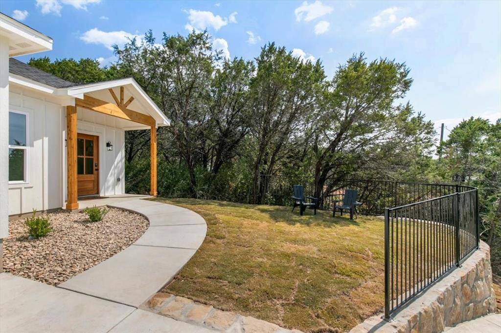1001 Apache Ridge Road, Granbury, TX 76048