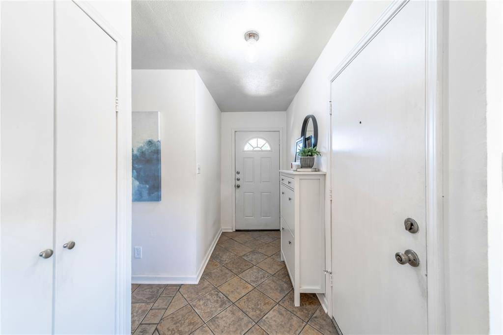 6036 Bogard Drive, The Colony, TX 75056