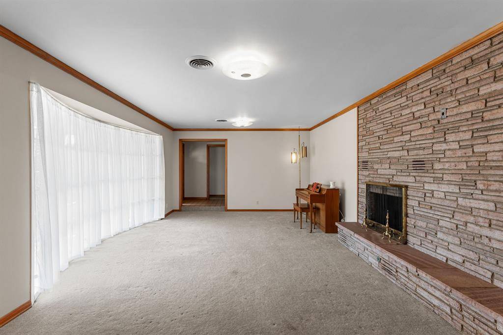 1152 W California Street, Seymour, TX 76380