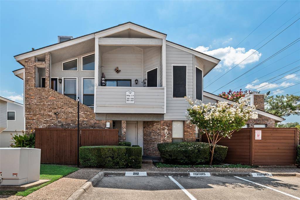 17490 Meandering Way #202, Dallas, TX 75252
