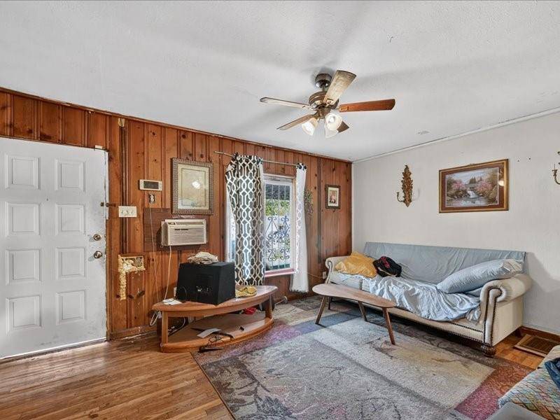 4215 Cicero Street, Dallas, TX 75216