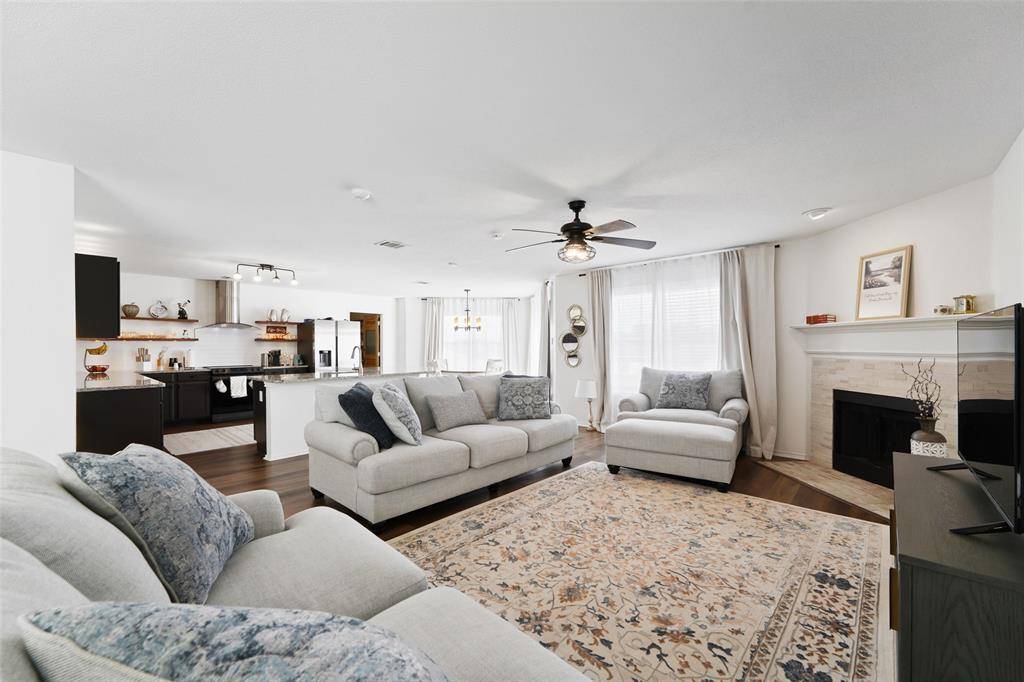 7536 Brentwood Stair Road, Fort Worth, TX 76112