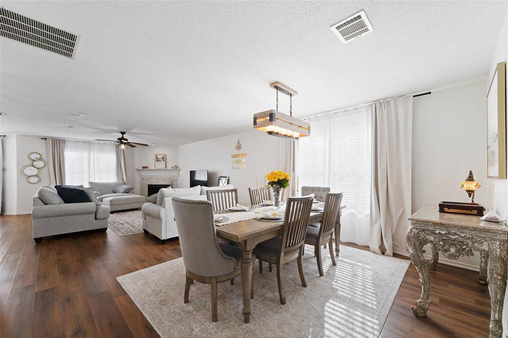 7536 Brentwood Stair Road, Fort Worth, TX 76112
