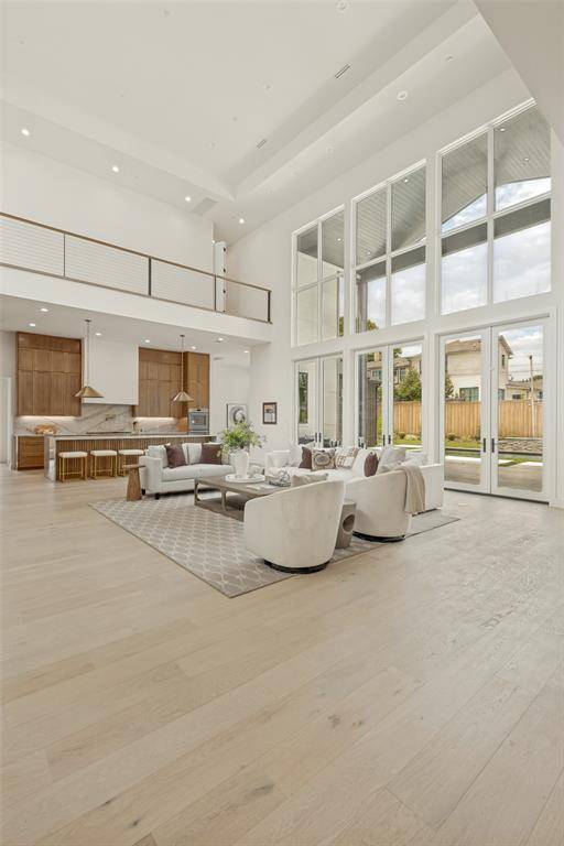 6633 Greenwich Lane, Dallas, TX 75230