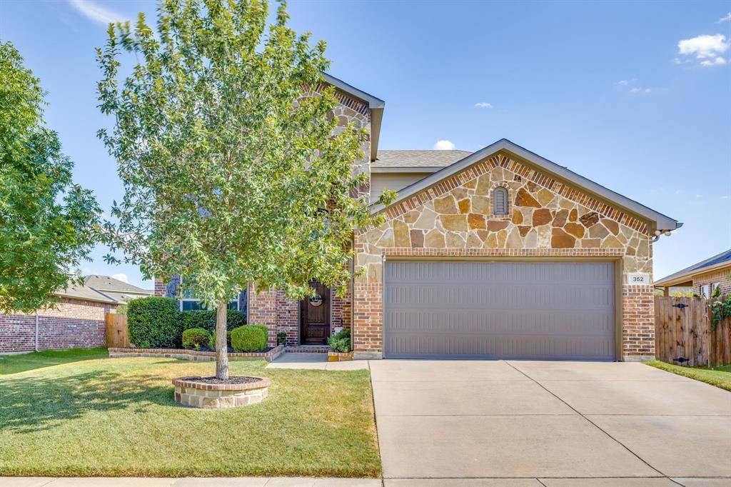 352 Pin Cushion Trail, Burleson, TX 76028