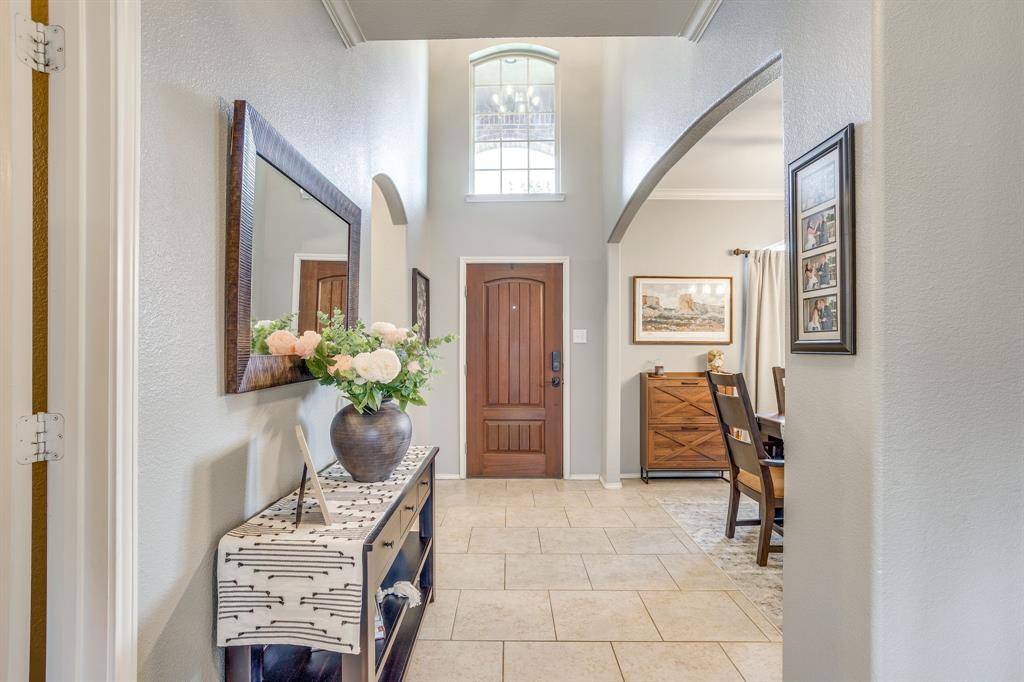 352 Pin Cushion Trail, Burleson, TX 76028