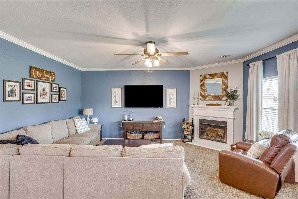 352 Pin Cushion Trail, Burleson, TX 76028