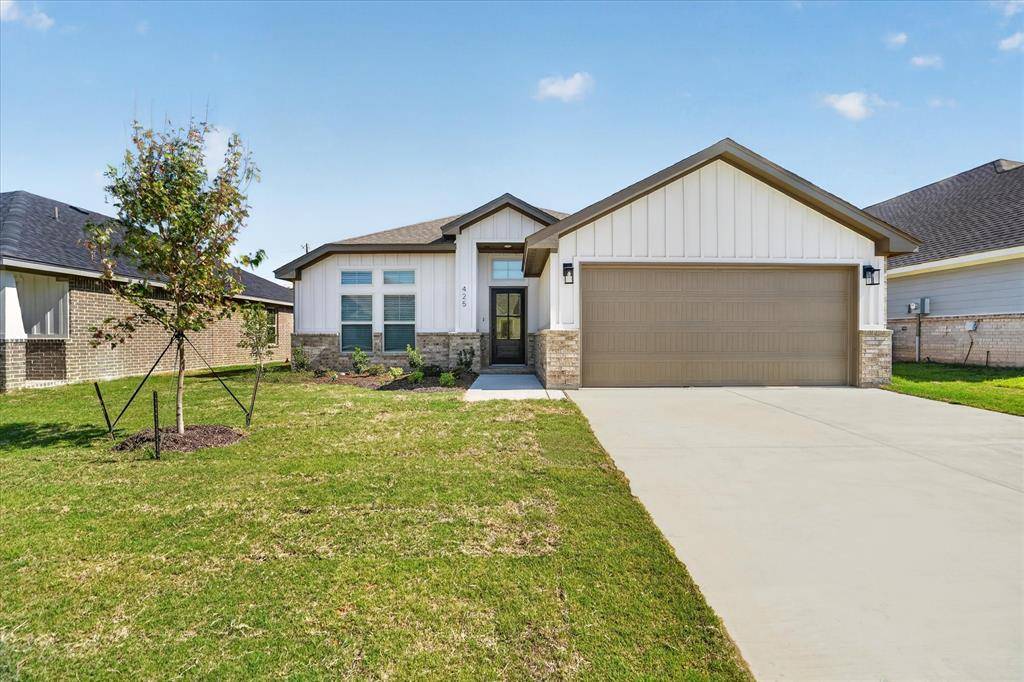 425 Rose Avenue, Cleburne, TX 76033