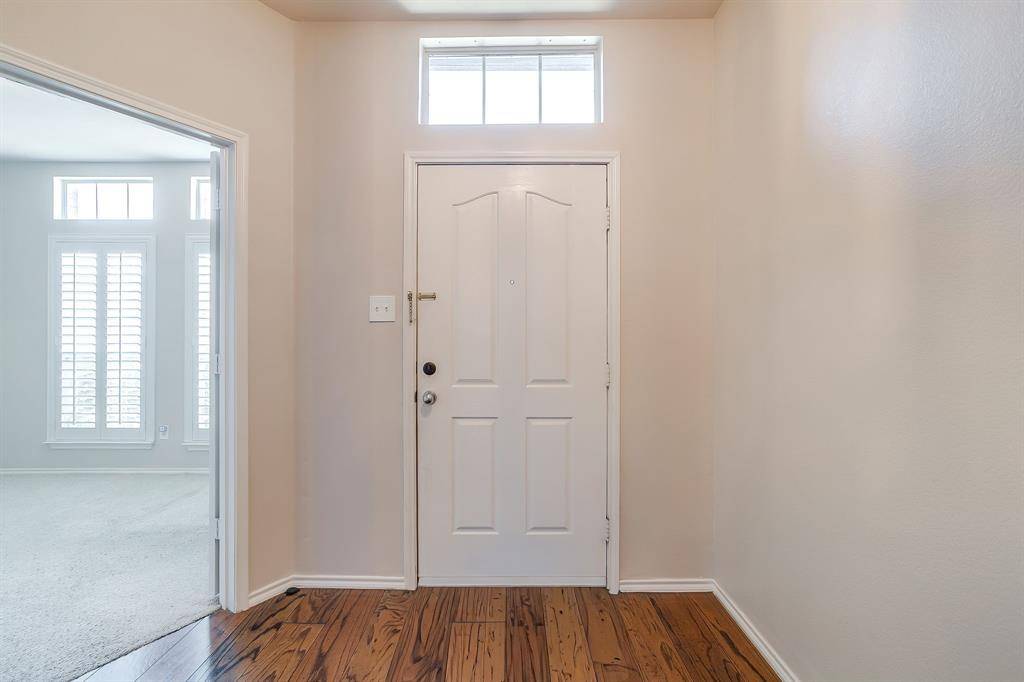 9712 Minton Drive, Fort Worth, TX 76108