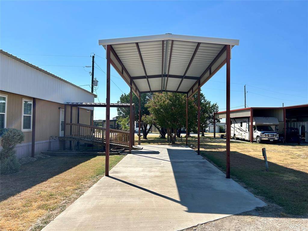 166 Holiday Rambler Drive, Whitney, TX 76692