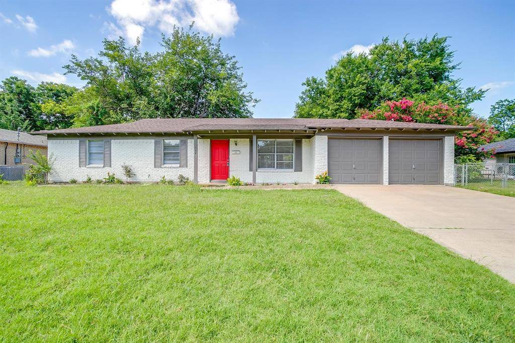 128 SE Robert Street, Burleson, TX 76028