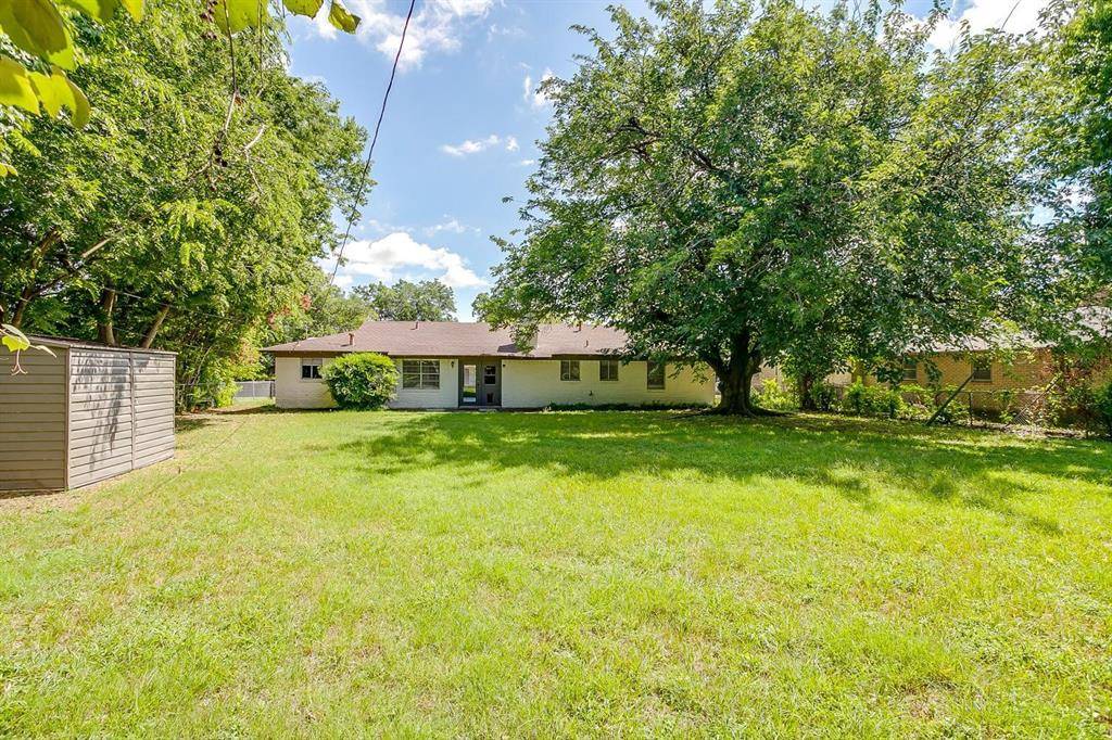 128 SE Robert Street, Burleson, TX 76028