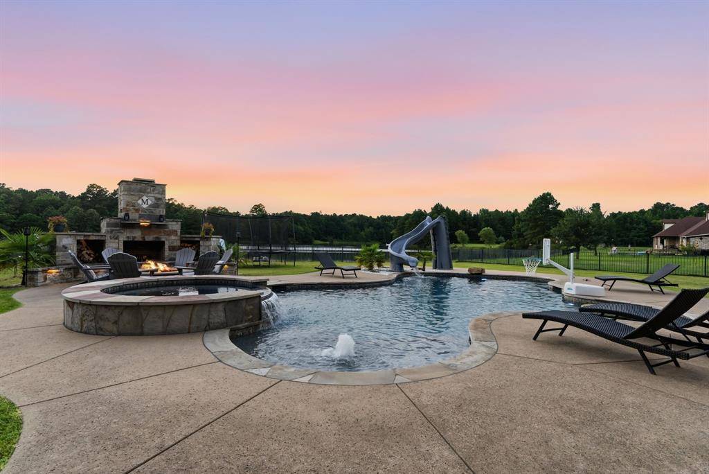 10936 Deer Creek Drive, Tyler, TX 75707