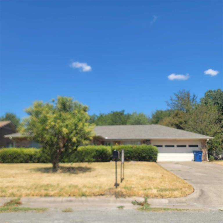 615 Arleta Lane, Ennis, TX 75119