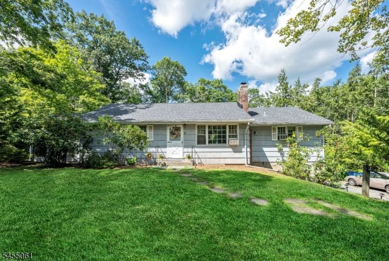 115 Riverwood Ave, Bedminster Twp., NJ 07921
