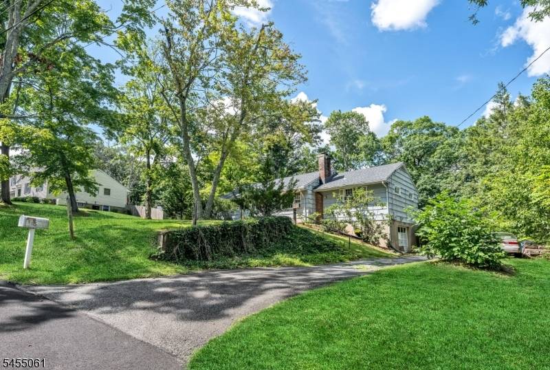 115 Riverwood Ave, Bedminster Twp., NJ 07921