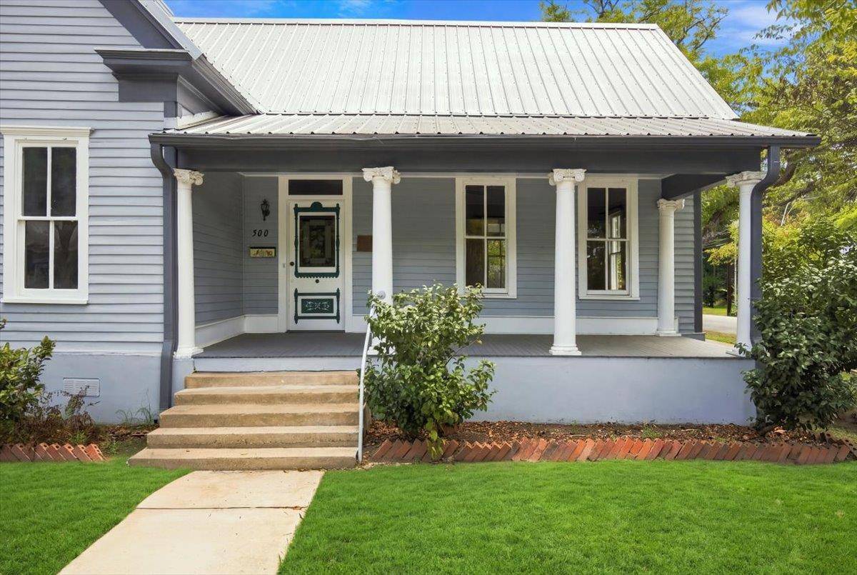 500 Ramona ST, Smithville, TX 78957