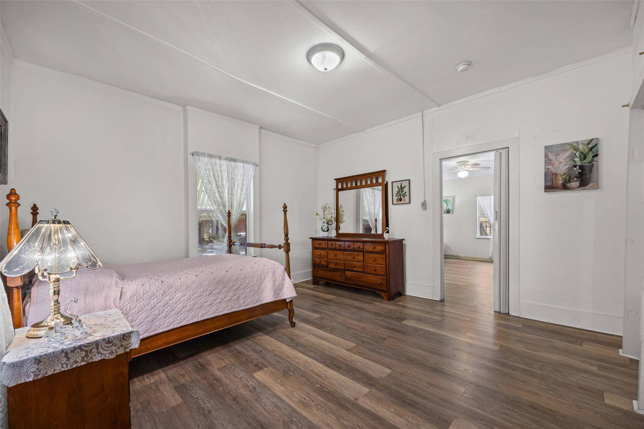 906 W Elizabeth ST, Austin, TX 78704