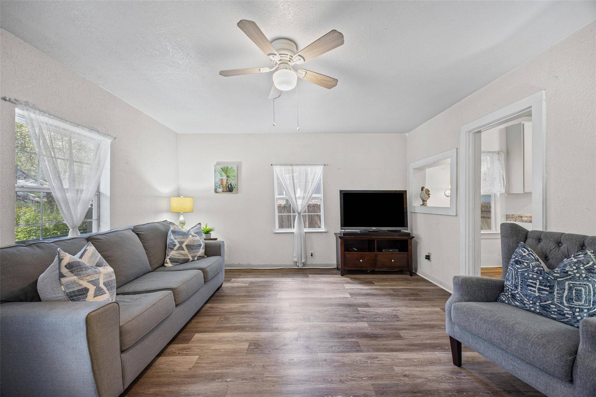 906 W Elizabeth ST, Austin, TX 78704