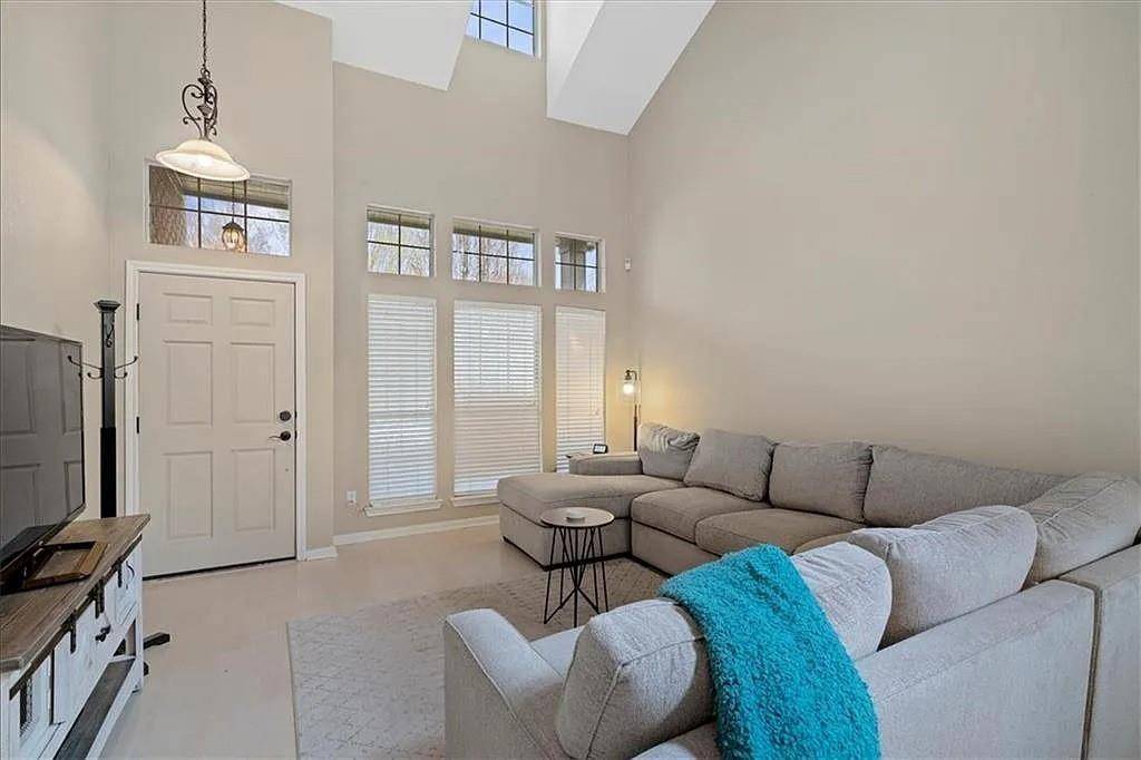 1006 Oaklands DR, Round Rock, TX 78681